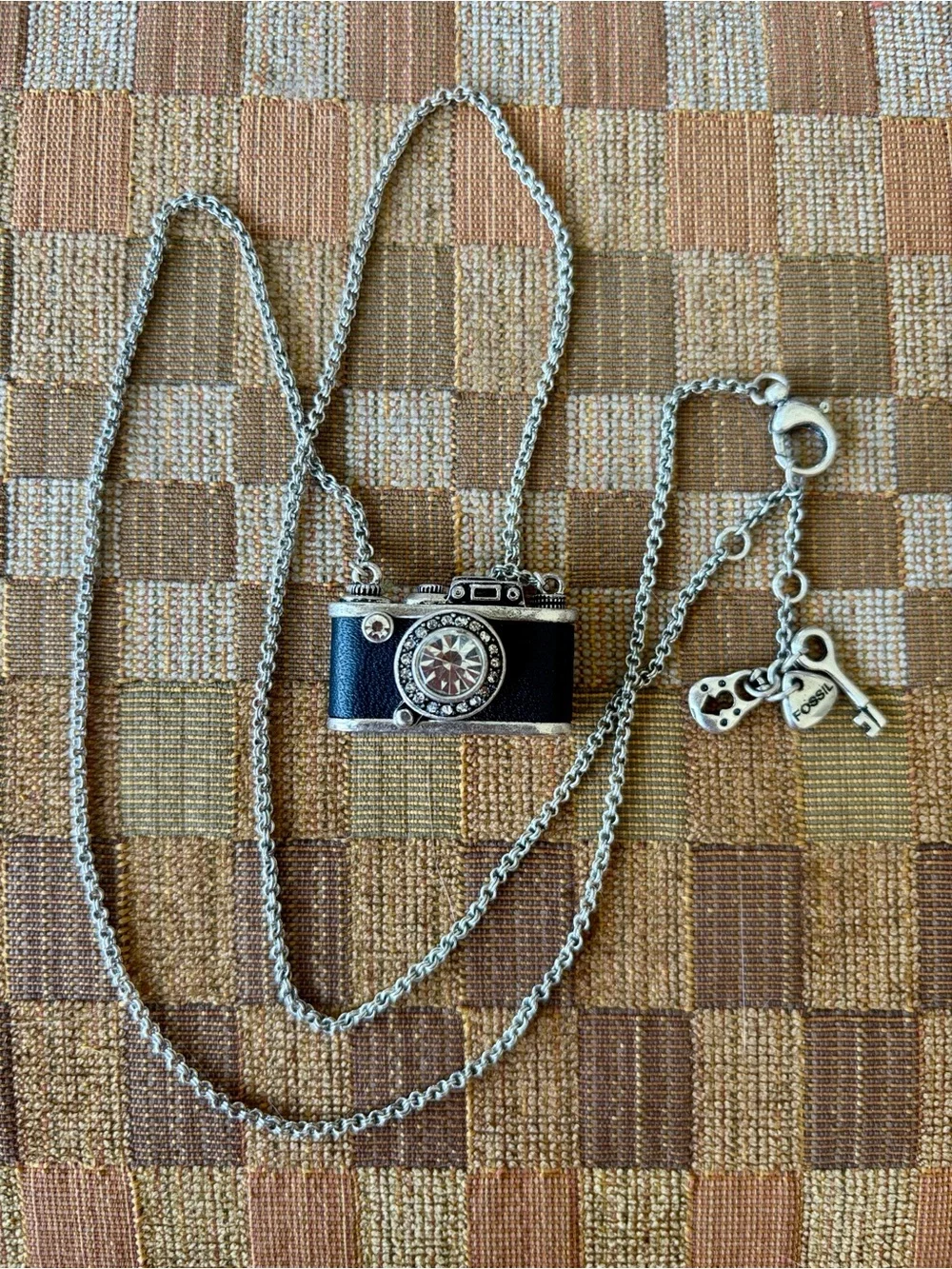 Vintage FOSSIL Black Camera Pendant Rhinestone Lens Silver Tone Long Necklace